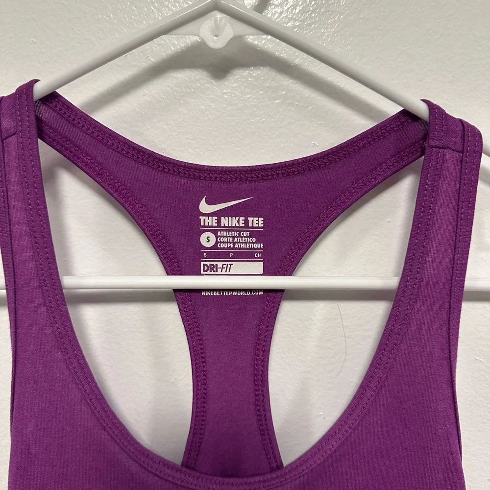 Nike Women's Vibrant Purple athletic Tank Top size small